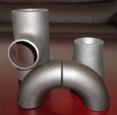 Tebal 2MM Hingga 32MM Mengurangi Siku Buttweld Panas Atau Dingin Galvanis